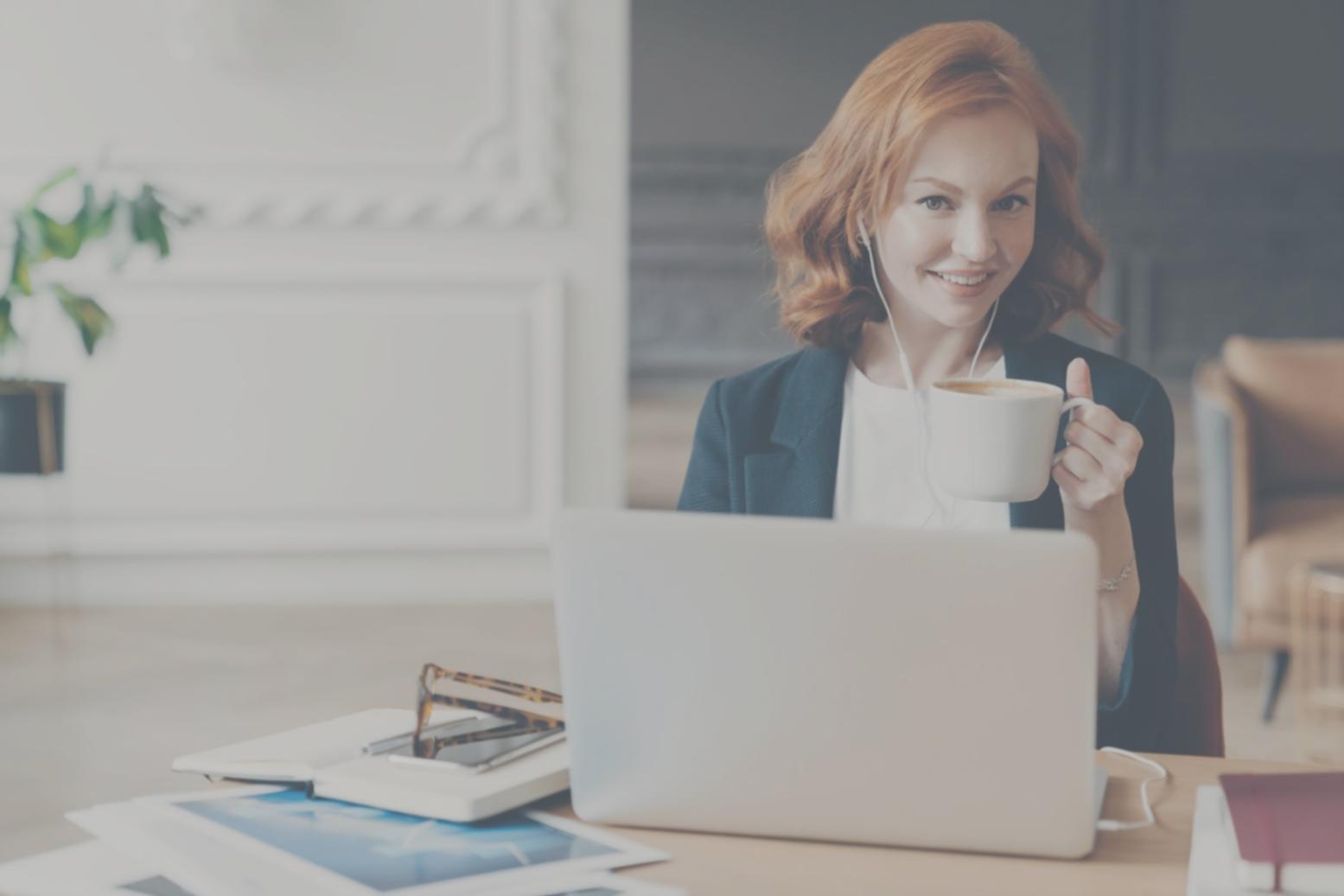 Echipa siraionseloyvia lucrând la strategii financiare personalizate pentru clienți